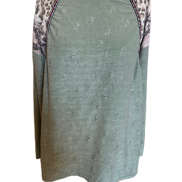 Bibi mint green long sleeve with animal print shoulders. Size small - Picture 1 of 8